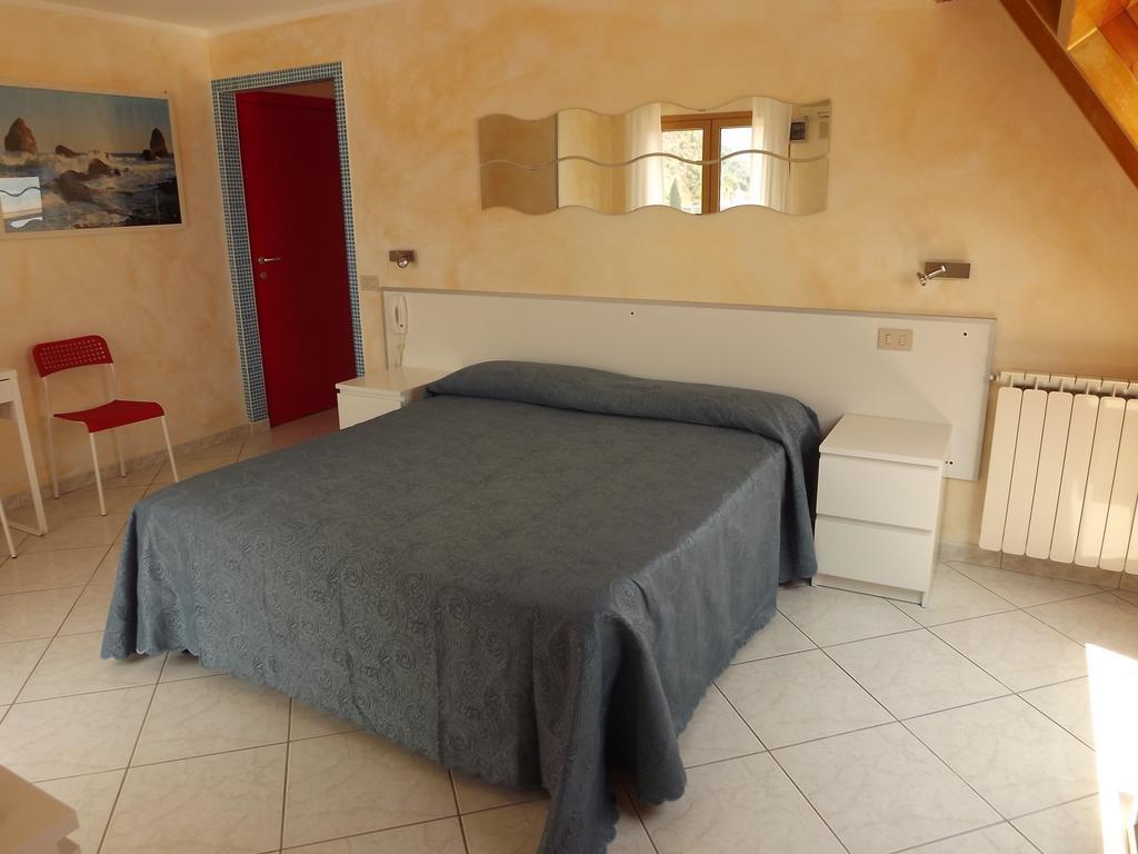 Villa Jovanna Letojanni Δωμάτιο φωτογραφία