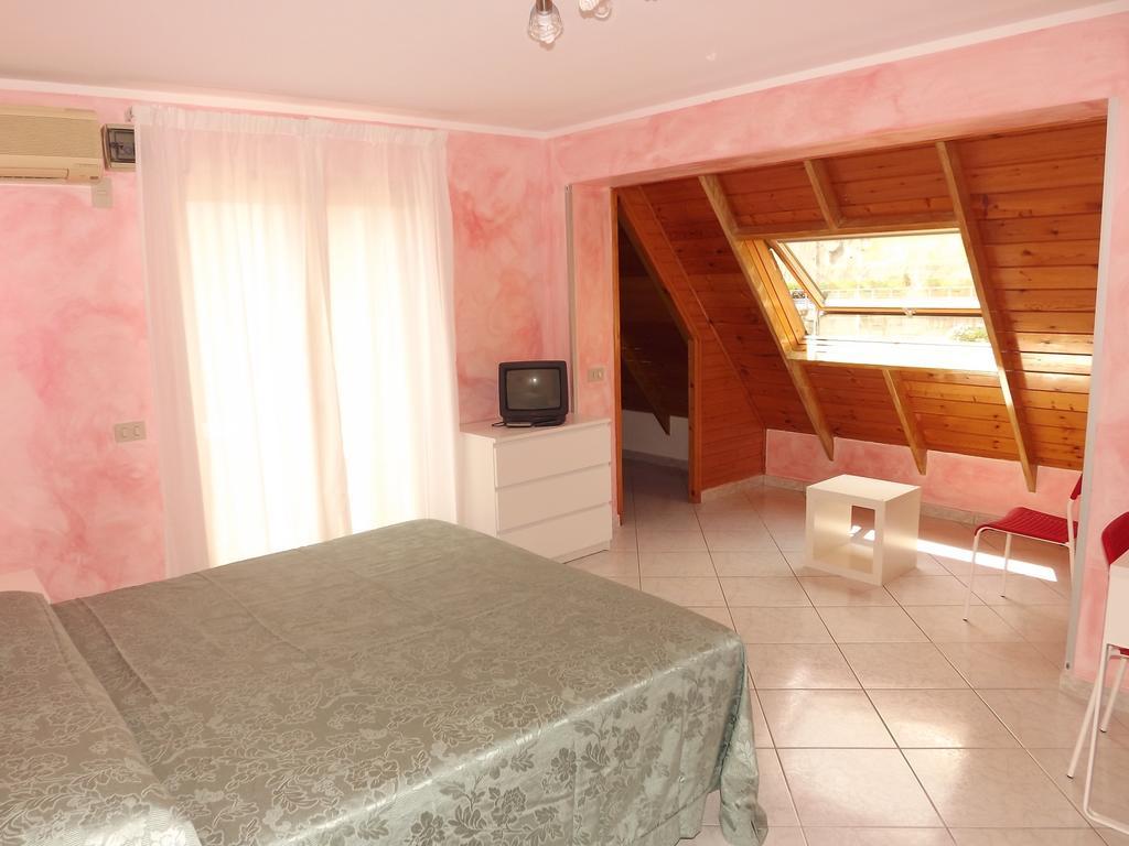 Villa Jovanna Letojanni Δωμάτιο φωτογραφία